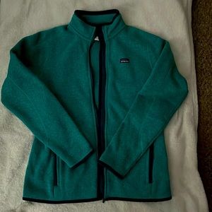 Womens size Large teal Patagonia jacket. Excellent condition!